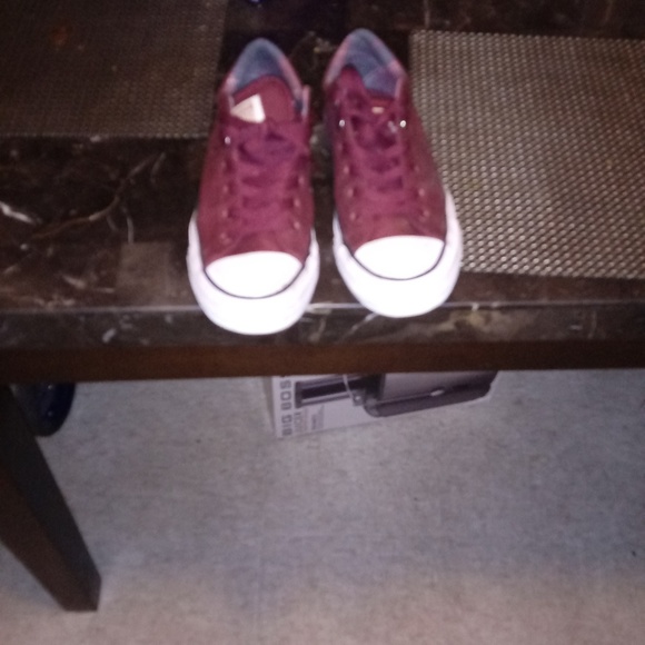Converse - Picture 3 of 4
